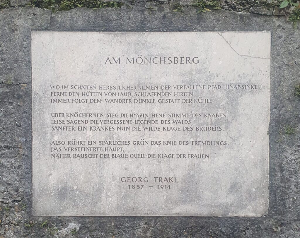 Georg Trakl Gedenktafel am Mönchsberg in Salzburg, Trakl gehörte zu den Begünstigten, denen Ludwig Wittgenstein sein geerbtes Vermögen vermachte