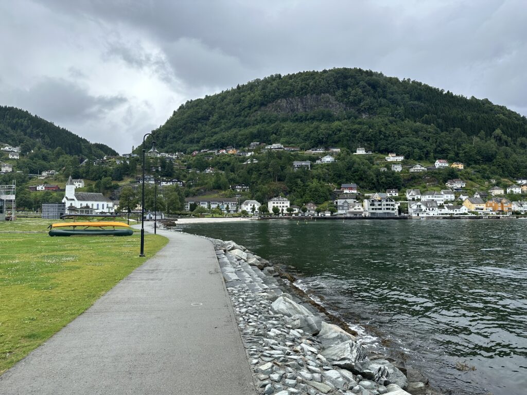 Øystese am Hardangerfjord in Norwegen, wo Ludwig Wittgenstein und David Pinsent urlaubten