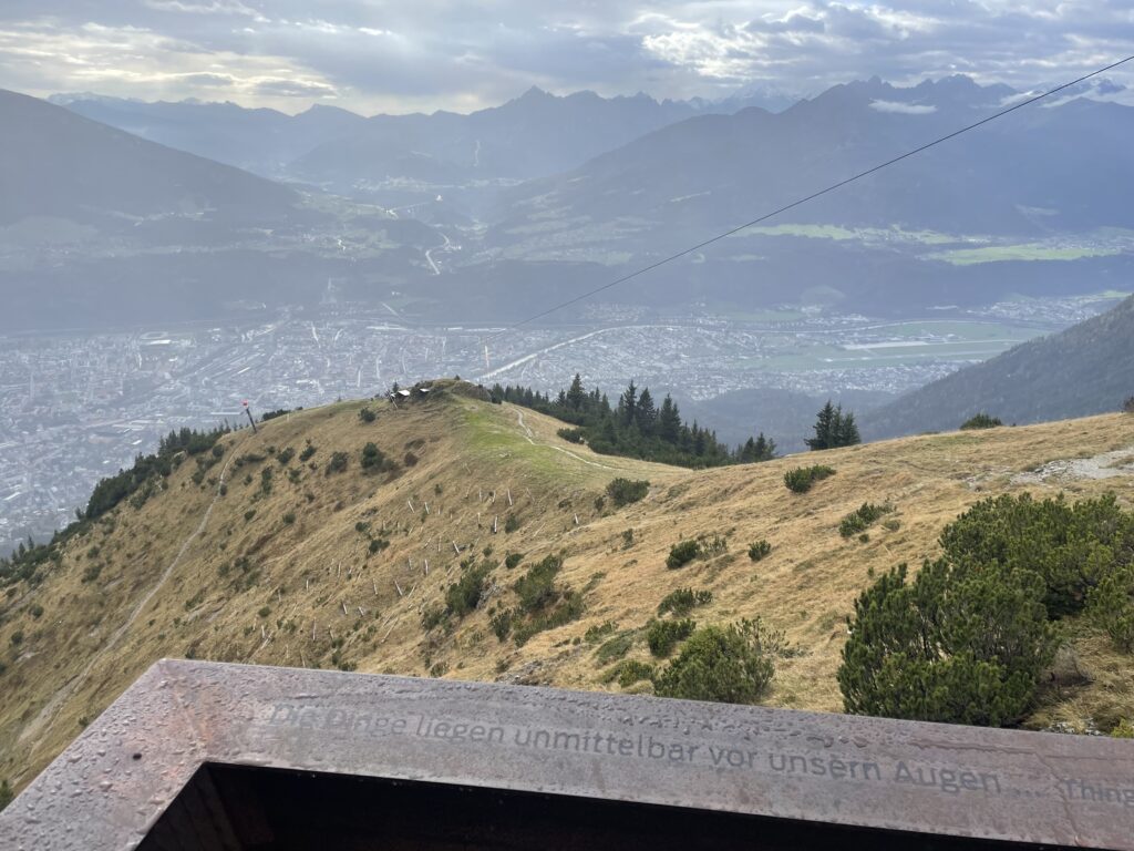 Perspektivenweg, Nordkette, entworfen von Snøhetta, architektonische Interventionen mit Zitaten von Ludwig Wittgenstein