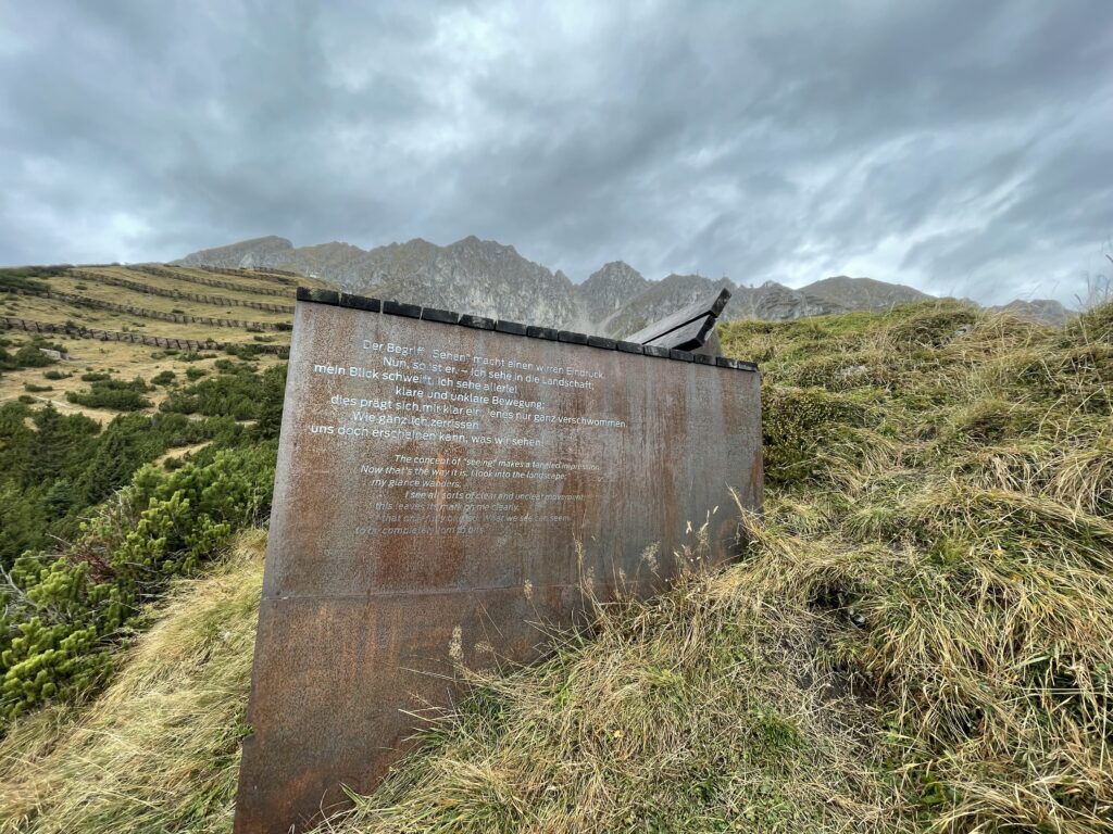 Perspektivenweg, Nordkette, entworfen von Snøhetta, architektonische Interventionen mit Zitaten von Ludwig Wittgenstein